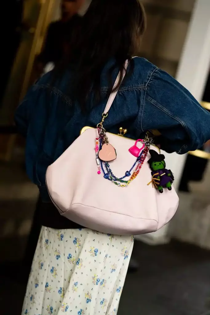 17 лучших сумок 2 coach large kisslock frame bag 1