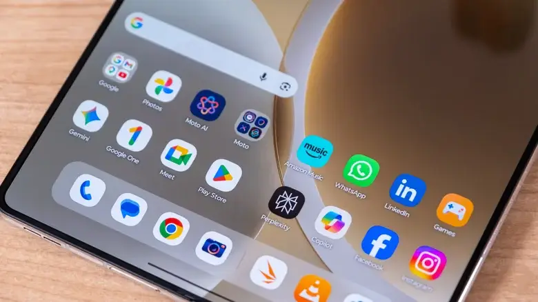 Убийца Samsung? Вся правда о новом Motorola Razr Fold! 7 software 1779841844